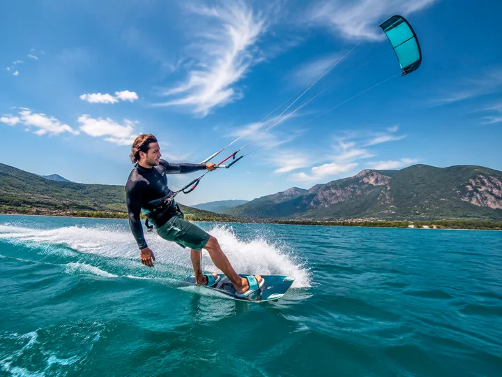 Go Kitesurfing experience